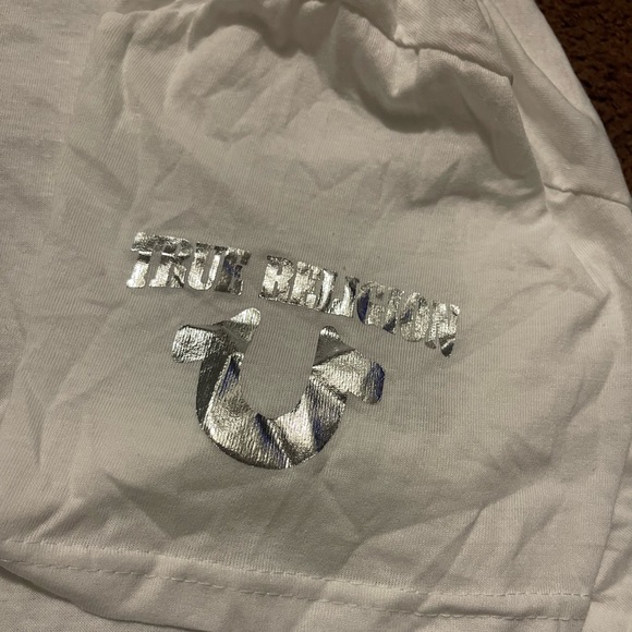 4 True Religion T-shirts - Picture 2 of 12